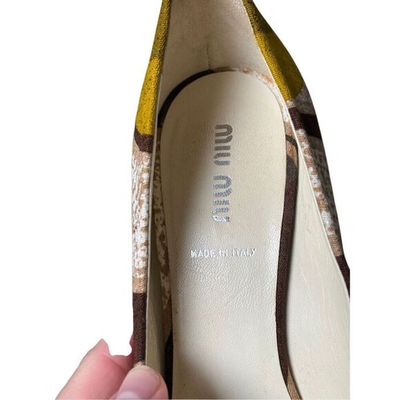 Miu Miu Women's Printed Fabric Pointed Heels EU 36.5 US 6.5 Yellow Brown - Picture 3 of 10